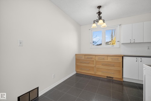 14524 21 Street, Edmonton, AB - Indoor