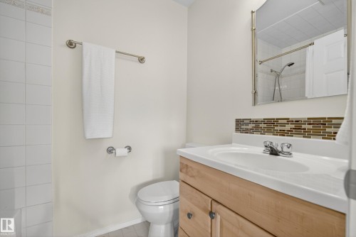 14524 21 Street, Edmonton, AB - Indoor Photo Showing Bathroom