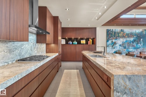 112 Westbrook Drive, Edmonton, AB - Indoor Photo Showing Kitchen With Double Sink