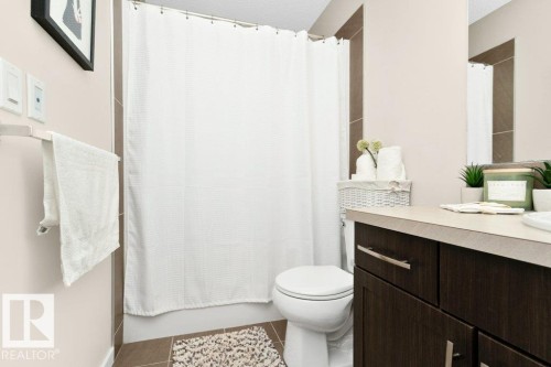 1527 Secord Road, Edmonton, AB - Indoor Photo Showing Bathroom