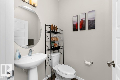 1527 Secord Road, Edmonton, AB - Indoor Photo Showing Bathroom