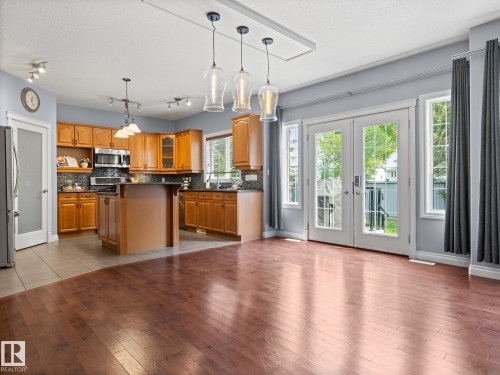 5116 Chateau Court, Beaumont, AB - Indoor Photo Showing Kitchen