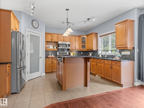 5116 Chateau Court, Beaumont, AB - Indoor Photo Showing Kitchen