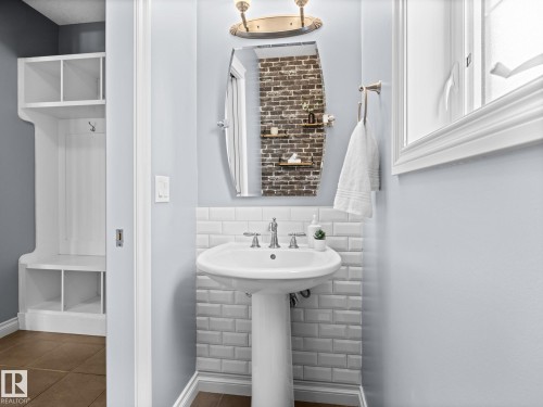 5116 Chateau Court, Beaumont, AB - Indoor Photo Showing Bathroom