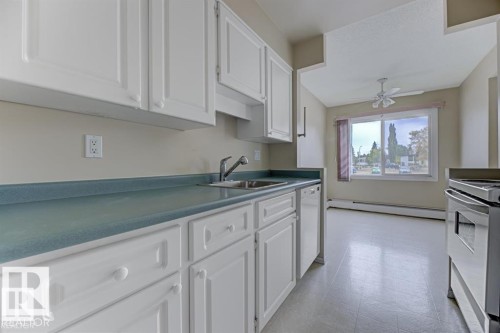 207 11465 41 Avenue, Edmonton, AB - Indoor Photo Showing Kitchen