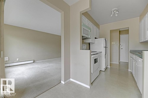 207 11465 41 Avenue, Edmonton, AB - Indoor Photo Showing Kitchen