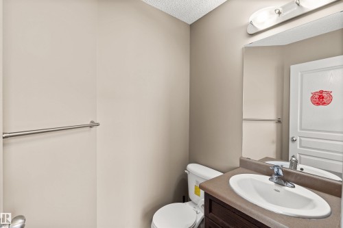 21328 95 Avenue, Edmonton, AB - Indoor Photo Showing Bathroom