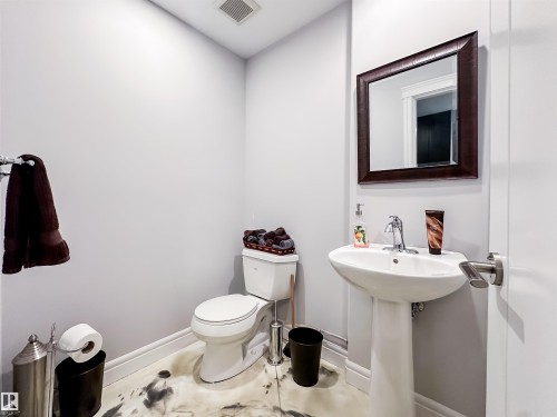 3438 West Landing, Edmonton, AB - Indoor Photo Showing Bathroom