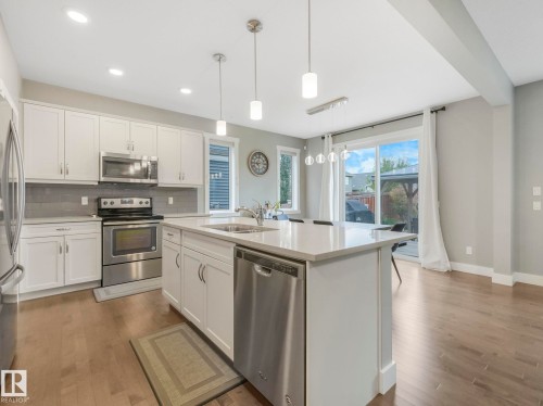 3613 Cherry Link Link, Edmonton, AB - Indoor Photo Showing Kitchen With Stainless Steel Kitchen With Upgraded Kitchen