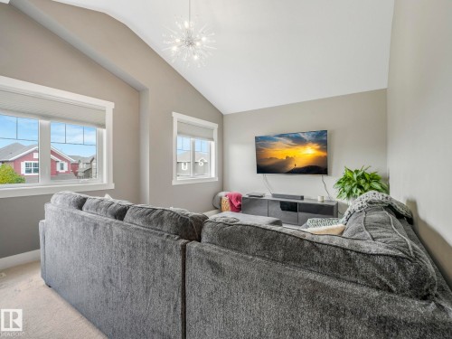 3613 Cherry Link Link, Edmonton, AB - Indoor Photo Showing Living Room