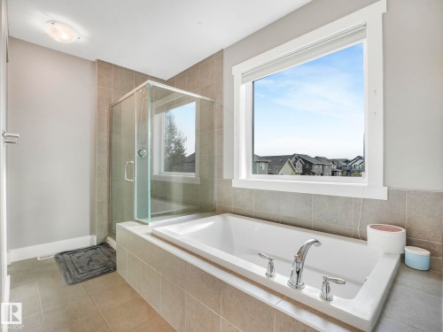 3613 Cherry Link Link, Edmonton, AB - Indoor Photo Showing Bathroom