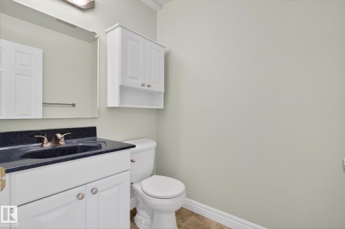 10948 Beaumaris Road, Edmonton, AB - Indoor Photo Showing Bathroom