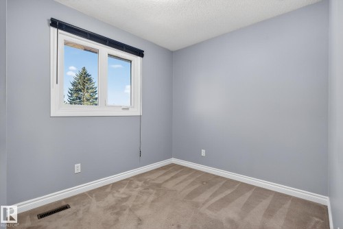10948 Beaumaris Road, Edmonton, AB - Indoor Photo Showing Other Room
