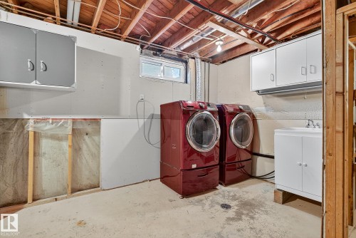 10948 Beaumaris Road, Edmonton, AB - Indoor Photo Showing Laundry Room
