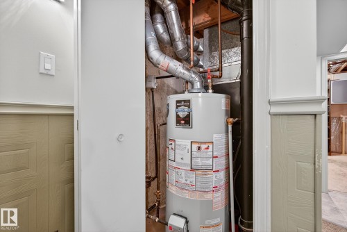 10948 Beaumaris Road, Edmonton, AB - Indoor Photo Showing Basement