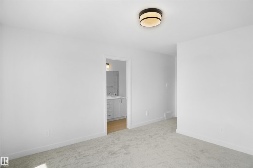 22932 82 Avenue, Edmonton, AB - Indoor Photo Showing Other Room