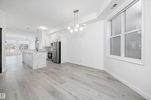 200 10531 117 Street, Edmonton, AB - Indoor Photo Showing Kitchen
