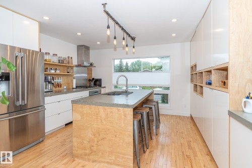 12211 42A Avenue, Edmonton, AB - Indoor Photo Showing Kitchen