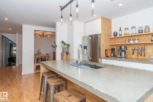 12211 42A Avenue, Edmonton, AB - Indoor Photo Showing Kitchen