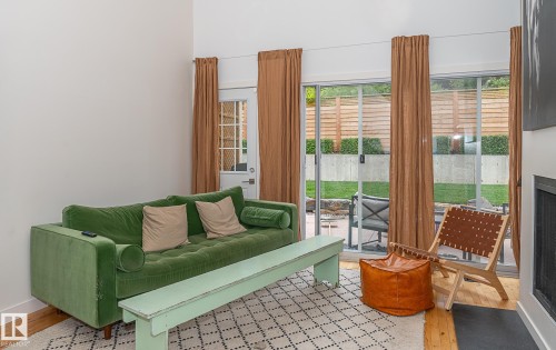 12211 42A Avenue, Edmonton, AB - Indoor