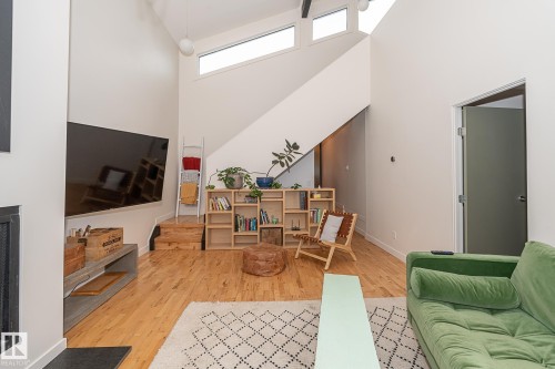 12211 42A Avenue, Edmonton, AB - Indoor Photo Showing Other Room