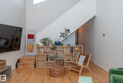 12211 42A Avenue, Edmonton, AB - Indoor Photo Showing Other Room