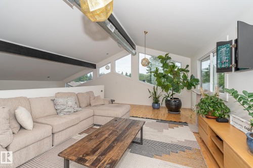 12211 42A Avenue, Edmonton, AB - Indoor Photo Showing Other Room