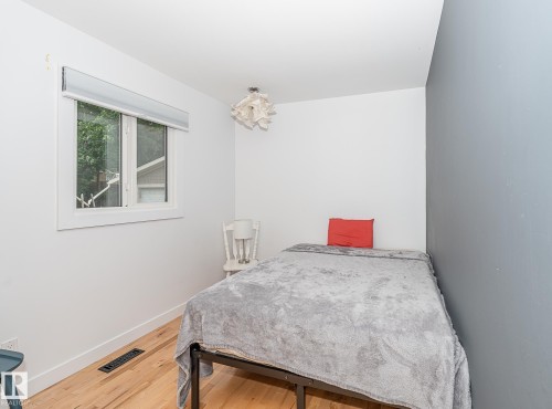 12211 42A Avenue, Edmonton, AB - Indoor Photo Showing Bedroom
