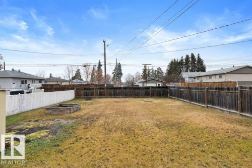 4206 50 Avenue, Camrose, AB - Outdoor