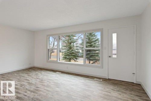4206 50 Avenue, Camrose, AB - Indoor Photo Showing Other Room