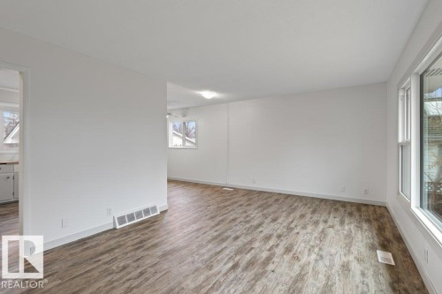 4206 50 Avenue, Camrose, AB - Indoor Photo Showing Other Room