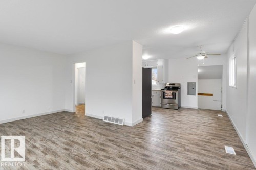 4206 50 Avenue, Camrose, AB - Indoor Photo Showing Other Room