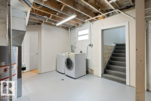 4206 50 Avenue, Camrose, AB - Indoor Photo Showing Laundry Room