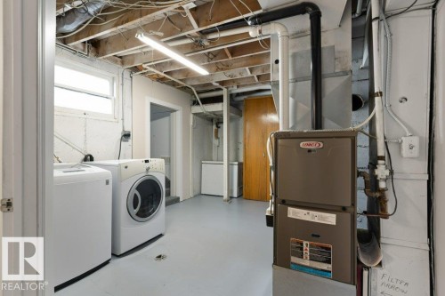 4206 50 Avenue, Camrose, AB - Indoor Photo Showing Laundry Room