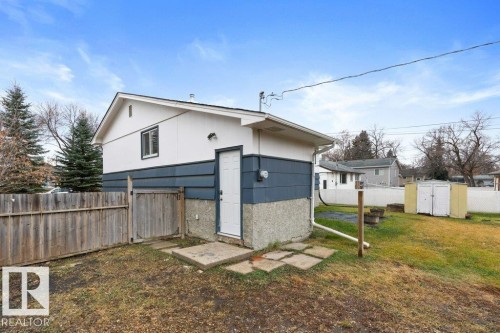 4206 50 Avenue, Camrose, AB - Outdoor