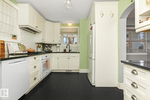 10823 125 Street, Edmonton, AB - Indoor Photo Showing Kitchen