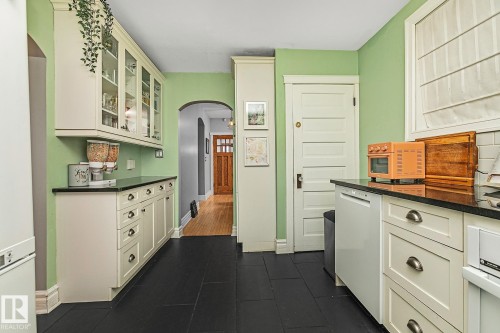10823 125 Street, Edmonton, AB - Indoor Photo Showing Kitchen