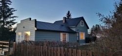 5012 50 Avenue  Entwistle, AB T0E 0S0