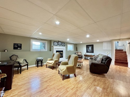 3772 30 Street, Edmonton, AB - Indoor Photo Showing Other Room