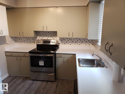 10707 129 Street, Edmonton, AB - Indoor Photo Showing Kitchen