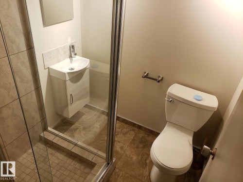 10707 129 Street, Edmonton, AB - Indoor Photo Showing Bathroom
