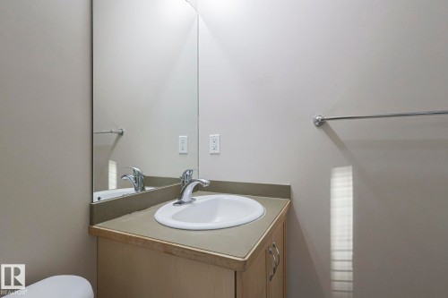 100 4835 104A Street Nw, Edmonton, AB - Indoor Photo Showing Bathroom