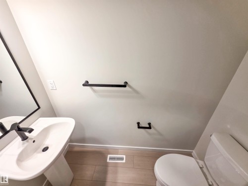 10 Hunter Place, Spruce Grove, AB - Indoor Photo Showing Bathroom