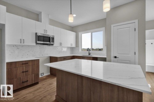 10 Hunter Place, Spruce Grove, AB - Indoor Photo Showing Kitchen