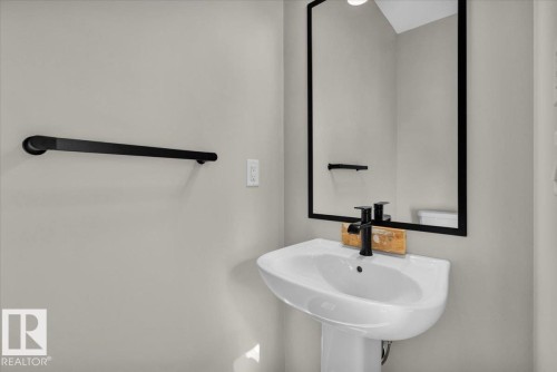 10 Hunter Place, Spruce Grove, AB - Indoor Photo Showing Bathroom