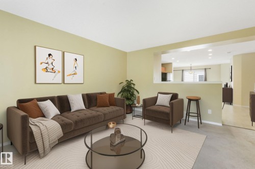 28 8304 11 Avenue, Edmonton, AB - Indoor Photo Showing Living Room