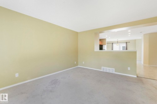 28 8304 11 Avenue, Edmonton, AB - Indoor Photo Showing Other Room
