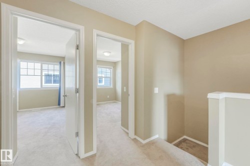 28 8304 11 Avenue, Edmonton, AB - Indoor Photo Showing Other Room