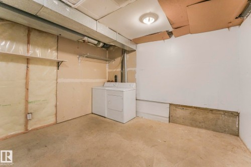 28 8304 11 Avenue, Edmonton, AB - Indoor Photo Showing Laundry Room