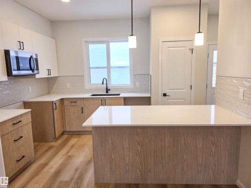 85 Brickyard Drive, Stony Plain, AB - Indoor Photo Showing Kitchen